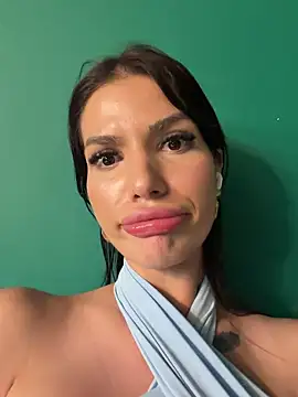 Snapshot of RaniaSnow chatting on 4, 4, 2026 RaniaSnow online show from 4, 4, 2026