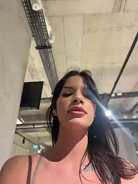 Snapshot of RaniaSnow chatting on 21, 4, 2026 RaniaSnow online show from 21, 4, 2026