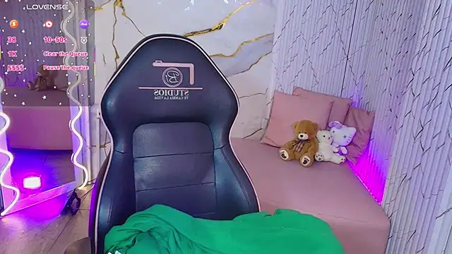 Snapshot of Maile_Tay chatting on 27, 3, 2026 Maile Tay online show from 27, 3, 2026