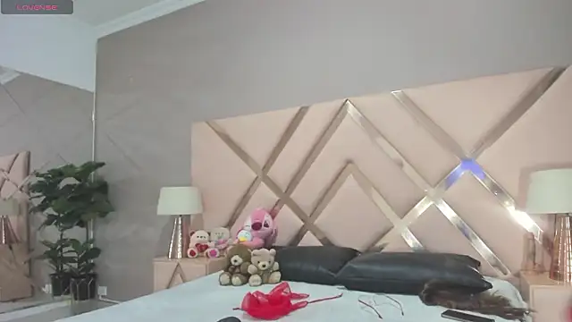 Snapshot of ZairaRogue chatting on 16, 3, 2026 ZairaRogue online show from 16, 3, 2026