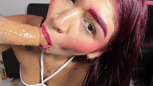 Snapshot of ZairaRogue chatting on 12, 4, 2026 ZairaRogue online show from 12, 4, 2026