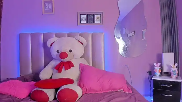 Snapshot of nikkita_dragon_ chatting on 12, 4, 2026 nikkita dragon online show from 12, 4, 2026