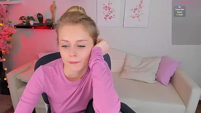 Snapshot of Mickey_Milk chatting on 3, 4, 2026 Mickey Milk online show from 3, 4, 2026