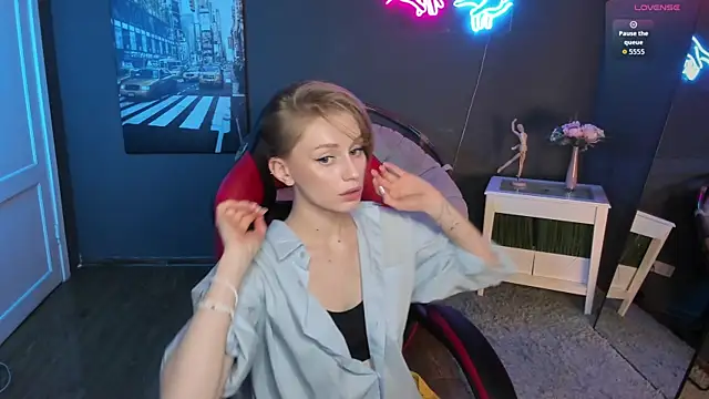 Snapshot of Mickey_Milk chatting on 21, 4, 2026 Mickey Milk online show from 21, 4, 2026