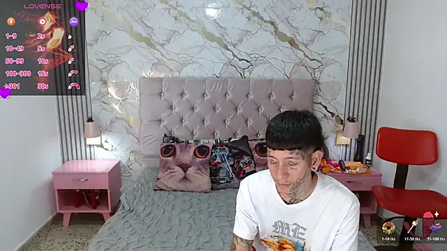 Snapshot of AshlieeGreenn chatting on 8, 4, 2026 AshlieeGreenn online show from 8, 4, 2026