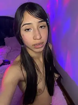 Snapshot of SweetBbyX chatting on 8, 3, 2026 SweetBbyX online show from 8, 3, 2026