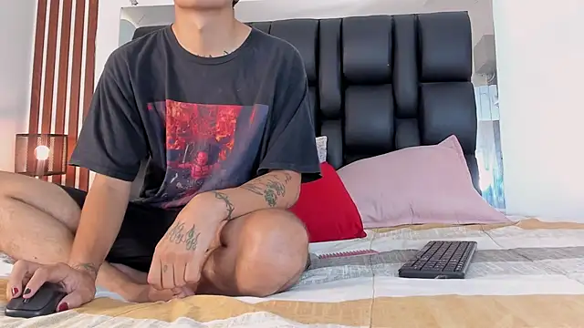 Snapshot of dalhia_and_hades chatting on 25, 3, 2026 dalhia and hades online show from 25, 3, 2026