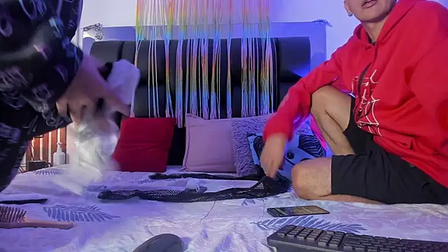 Snapshot of dalhia_and_hades chatting on 2, 4, 2026 dalhia and hades online show from 2, 4, 2026