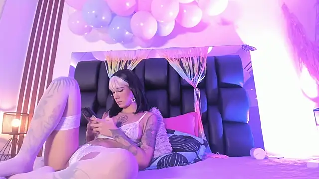 Snapshot of dalhia_and_hades chatting on 5, 4, 2026 dalhia and hades online show from 5, 4, 2026