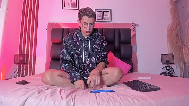 Snapshot of dalhia_and_hades chatting on 15, 4, 2026 dalhia and hades online show from 15, 4, 2026