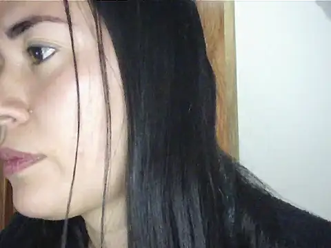 Snapshot of Erin_oficial chatting on 7, 4, 2026 Erin oficial online show from 7, 4, 2026