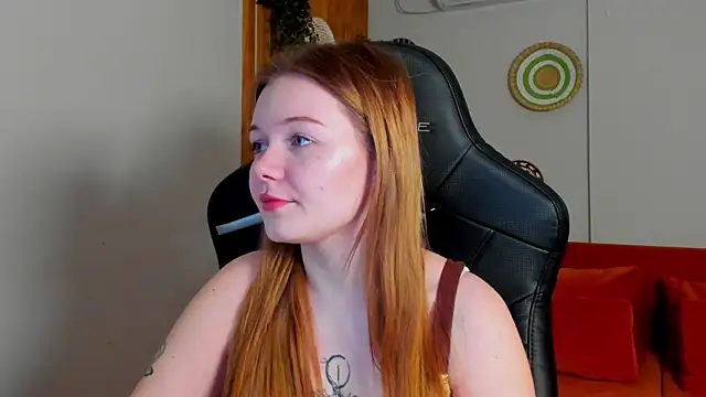 Snapshot of ElinaVale chatting on 22, 3, 2026 ElinaVale online show from 22, 3, 2026