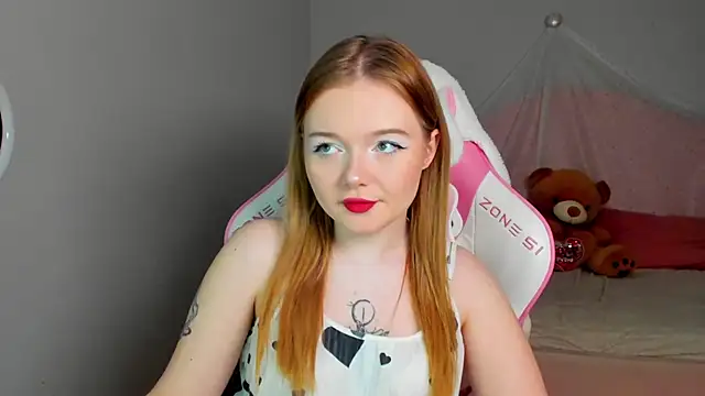 Snapshot of ElinaVale chatting on 24, 4, 2026 ElinaVale online show from 24, 4, 2026