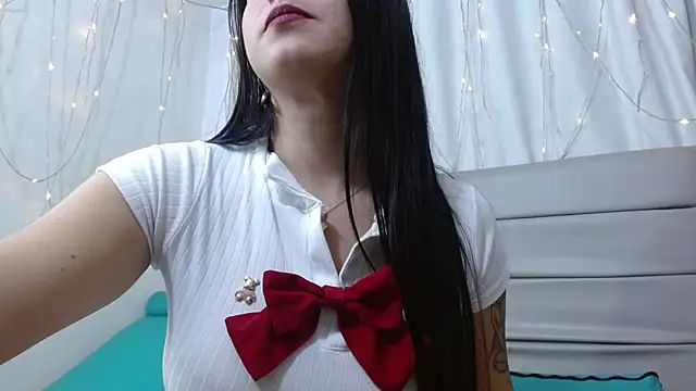 Snapshot of carolinabernalrs chatting on 2, 4, 2026 carolinabernalrs online show from 2, 4, 2026