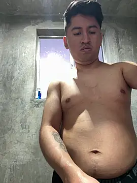 Snapshot of GoldenM95 chatting on 4, 4, 2026 GoldenM95 online show from 4, 4, 2026