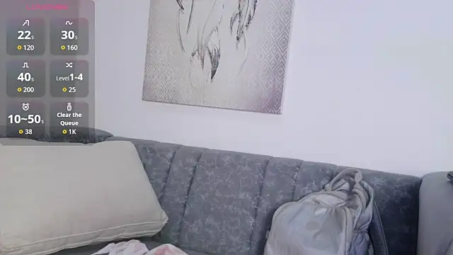 Snapshot of queen_adhara chatting on 15, 4, 2026 queen adhara online show from 15, 4, 2026