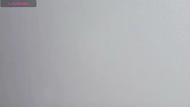 Snapshot of queen_adhara chatting on 18, 4, 2026 queen adhara online show from 18, 4, 2026