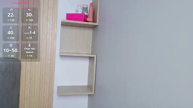 Snapshot of queen_adhara chatting on 20, 4, 2026 queen adhara online show from 20, 4, 2026