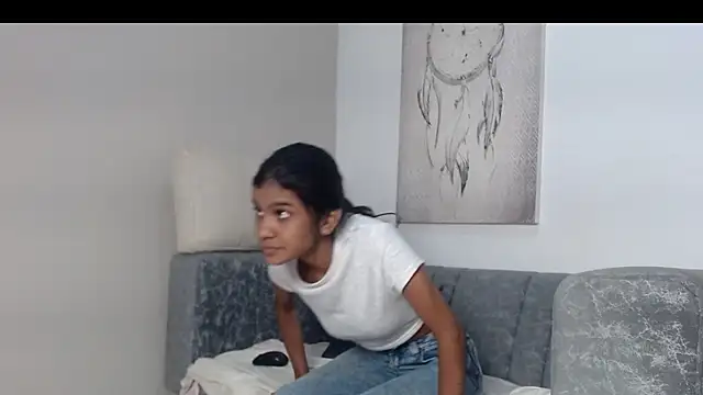 Snapshot of queen_adhara chatting on 19, 5, 2026 queen adhara online show from 19, 5, 2026