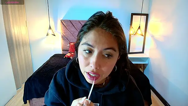 Snapshot of Amanda_Fox__ chatting on 15, 4, 2026 Amanda Fox online show from 15, 4, 2026