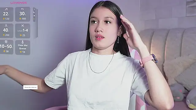 Snapshot of Alanna-Rosse chatting on 10, 4, 2026 Alanna-Rosse online show from 10, 4, 2026