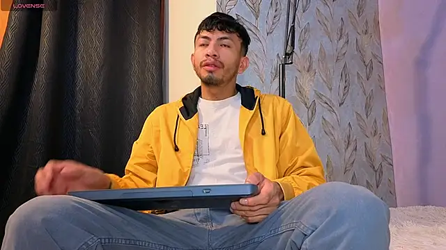 Snapshot of Luchoplayboy chatting on 14, 4, 2026 Luchoplayboy online show from 14, 4, 2026