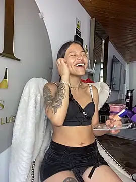 Snapshot of Cloe_pink1 chatting on 17, 3, 2026 Cloe pink1 online show from 17, 3, 2026