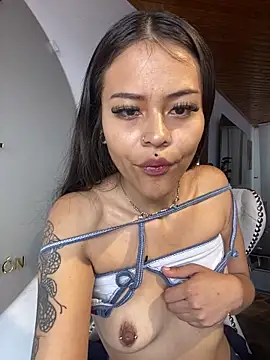 Snapshot of Cloe_pink1 chatting on 24, 3, 2026 Cloe pink1 online show from 24, 3, 2026