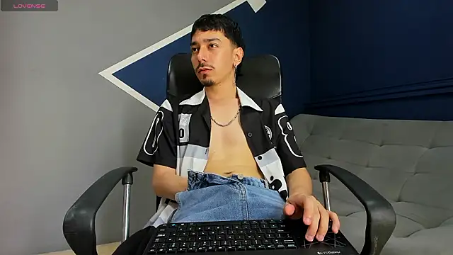 Snapshot of finn_jackson chatting on 11, 3, 2026 finn jackson online show from 11, 3, 2026