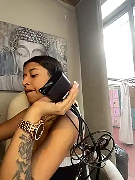 Snapshot of chanell_pinkk chatting on 10, 4, 2026 chanell pinkk online show from 10, 4, 2026