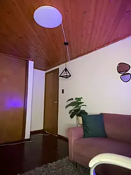 Snapshot of chanell_pinkk chatting on 27, 4, 2026 chanell pinkk online show from 27, 4, 2026