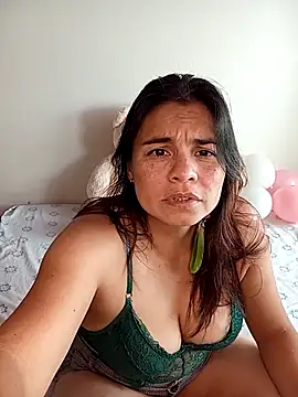 Snapshot of BettyBoo_w chatting on 2, 4, 2026 BettyBoo w online show from 2, 4, 2026