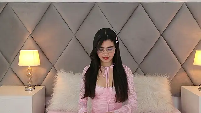 OliviaDiaz online show from 24, 5, 2026