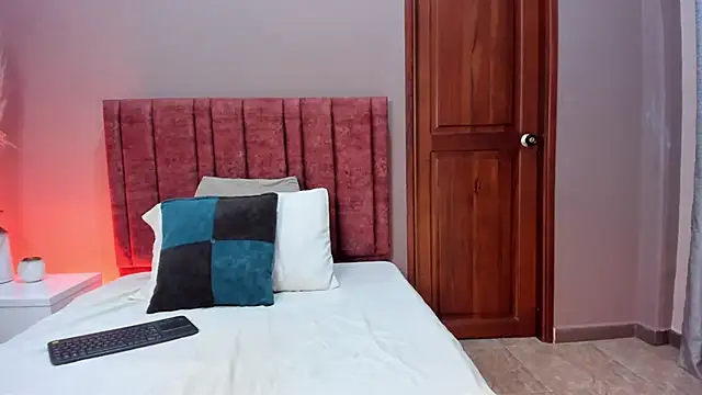 Snapshot of FreyaCameron chatting on 27, 4, 2026 FreyaCameron online show from 27, 4, 2026