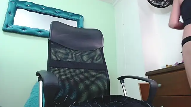 Snapshot of ChalonVera chatting on 10, 3, 2026 ChalonVera online show from 10, 3, 2026