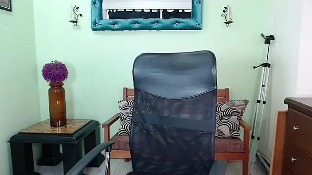 Snapshot of ChalonVera chatting on 11, 4, 2026 ChalonVera online show from 11, 4, 2026