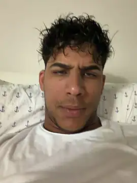 Snapshot of Albertotuyo chatting on 8, 5, 2026 Albertotuyo online show from 8, 5, 2026