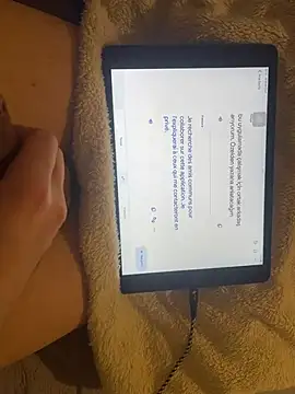 Snapshot of T__bah chatting on 10, 4, 2026 T bah online show from 10, 4, 2026