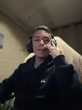 Snapshot of Cr1sXPorn chatting on 19, 4, 2026 Cr1sXPorn online show from 19, 4, 2026