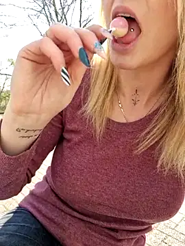 Snapshot of mariagefun chatting on 19, 3, 2026 mariagefun online show from 19, 3, 2026