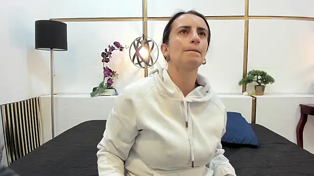 Snapshot of BrendaCantorel chatting on 1, 4, 2026 BrendaCantorel online show from 1, 4, 2026