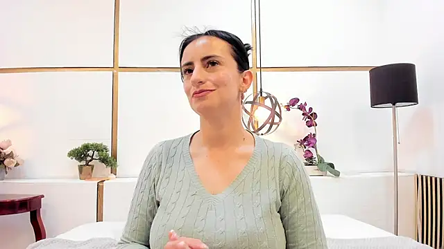 Snapshot of BrendaCantorel chatting on 15, 4, 2026 BrendaCantorel online show from 15, 4, 2026