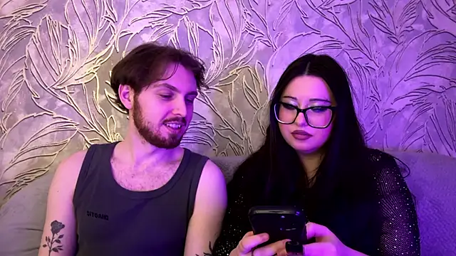 Snapshot of LunaWithAdrian chatting on 8, 3, 2026 LunaWithAdrian online show from 8, 3, 2026