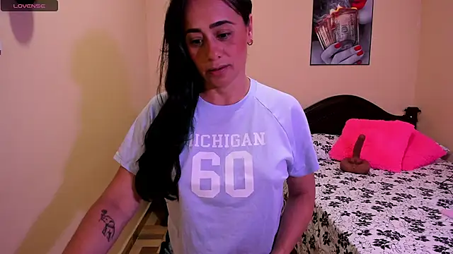 Snapshot of sara_florez12 chatting on 25, 3, 2026 sara florez12 online show from 25, 3, 2026