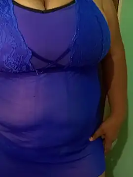 Snapshot of latina_bigtitss chatting on 30, 4, 2026 latina bigtitss online show from 30, 4, 2026