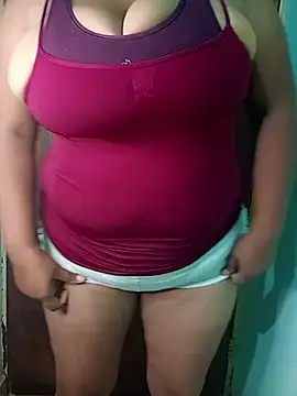 Snapshot of latina_bigtitss chatting on 1, 5, 2026 latina bigtitss online show from 1, 5, 2026