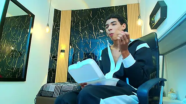 Snapshot of ValeriHot_1 chatting on 20, 4, 2026 ValeriHot 1 online show from 20, 4, 2026