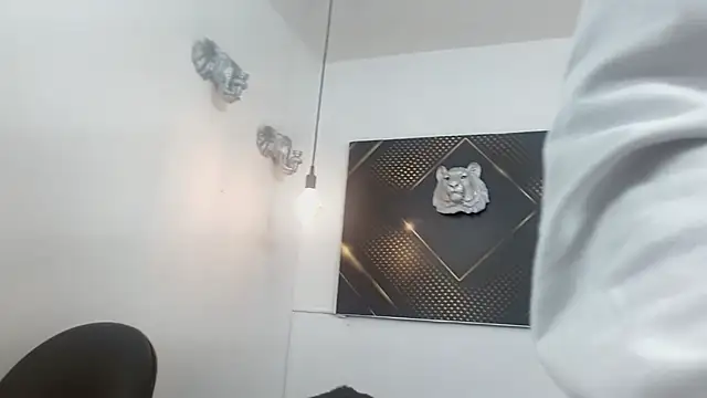 Snapshot of KingOfTemptation chatting on 12, 4, 2026 KingOfTemptation online show from 12, 4, 2026