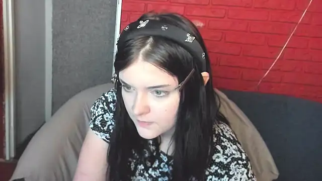 Snapshot of EsterTwilight chatting on 11, 4, 2026 EsterTwilight online show from 11, 4, 2026
