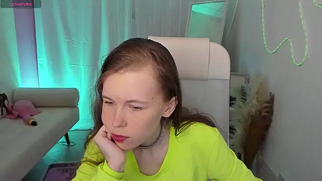 Snapshot of AriaGracen chatting on 15, 4, 2026 AriaGracen online show from 15, 4, 2026